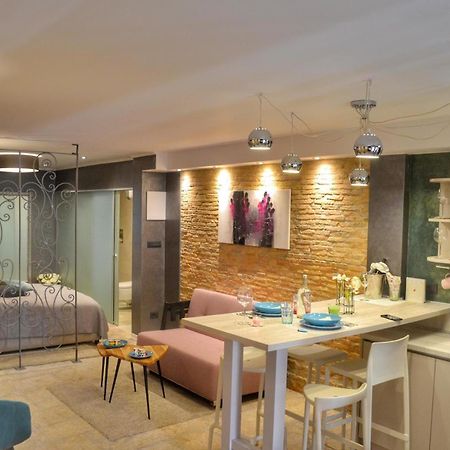Studio Eleven โรวีน ภายนอก รูปภาพ