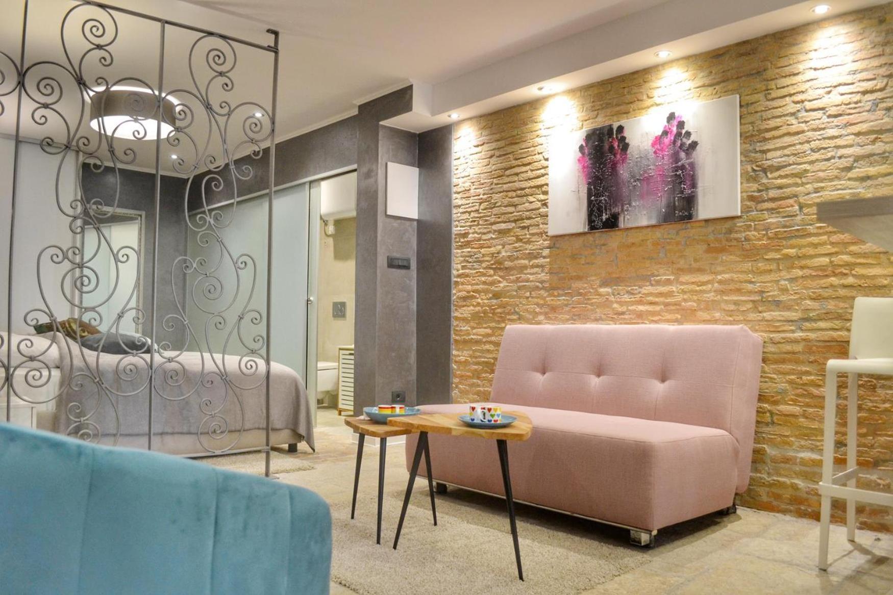 Studio Eleven โรวีน ภายนอก รูปภาพ