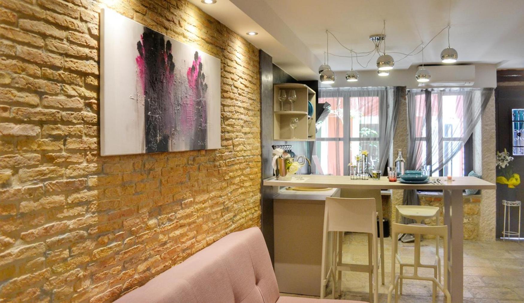 Studio Eleven โรวีน ภายนอก รูปภาพ